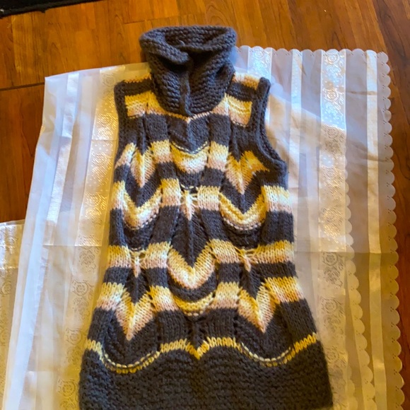 🌸🌸2Lot& Delicious Sweater 🌸 - Picture 5 of 7